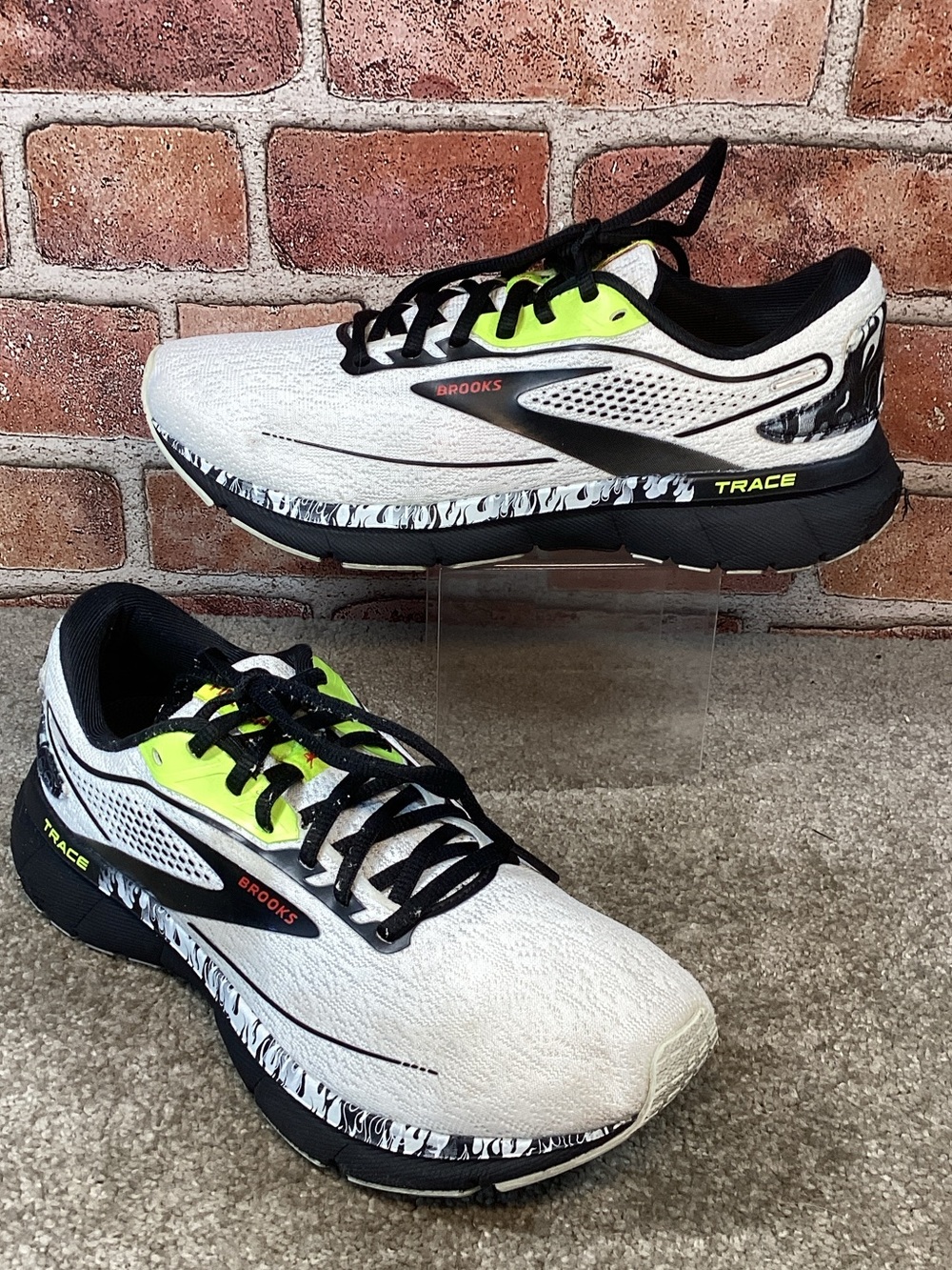 Brooks Trace 2 Hero Pack Fire Fighter womens running shoes sneakers size 8